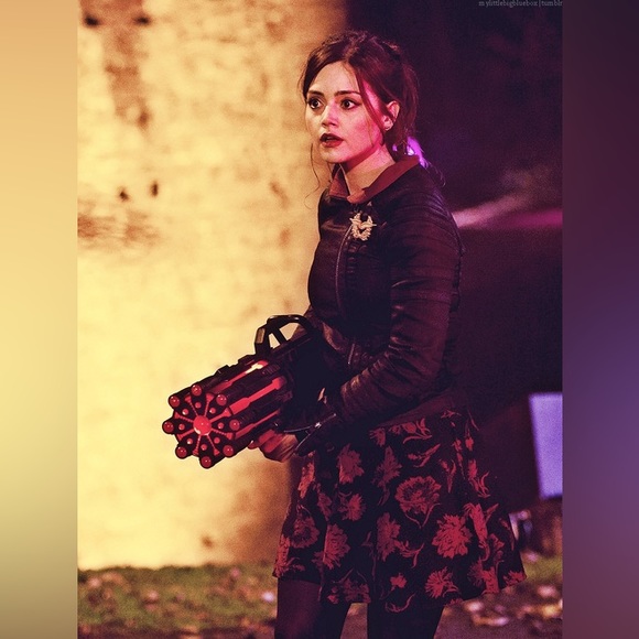 Silence + Noise red and black floral mini skirt - Picture 8 of 8